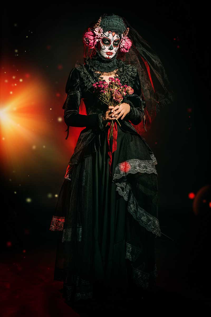 Хорошая идея для костюма — изобразить символ мексиканского Дня мертвых. Источник: Kiselev Andrey Valerevich / Shutterstock / FOTODOM