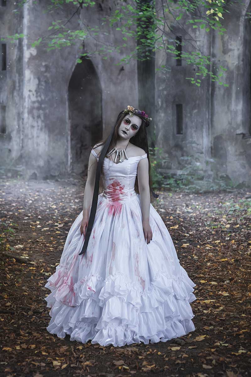 Рискнет ли кто-нибудь заговорить с обладательницей такой мертвенной красоты? Источник: DarkBird / Shutterstock / FOTODOM