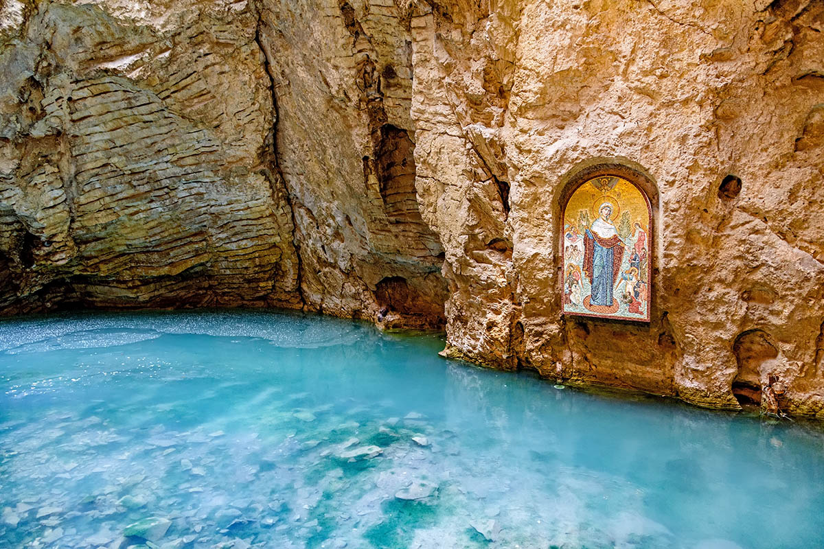 Подземное озеро Провал. Источник: Sytilin Pavel / Shutterstock / FOTODOM