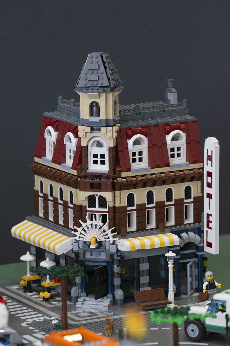 Набор «Кафе на углу». Источник: Mauro Rodrigues / Shutterstock / FOTODOM