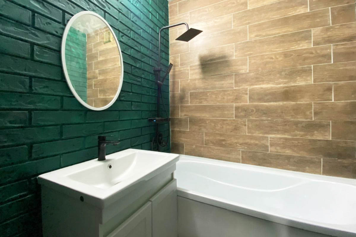 От советского кафеля, облезлых обоев, ржавых труб — к современным материалам. Источник: личный архив Марии Поляковой. 