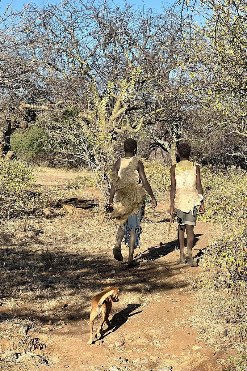 Вся жизнь хадзабе построена вокруг охоты. Источник: личный архив Марии Аккужиной