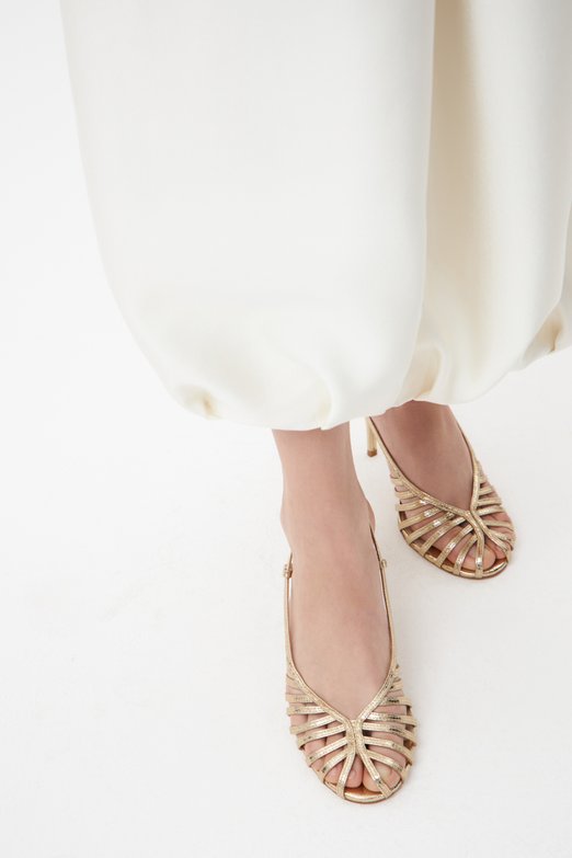 Аксессуары преобразят даже самый простой образ. Источник: limestore.com