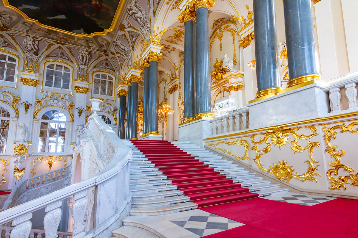Иорданская лестница в Зимнем дворце. Источник: Mistervlad / Shutterstock / FOTODOM