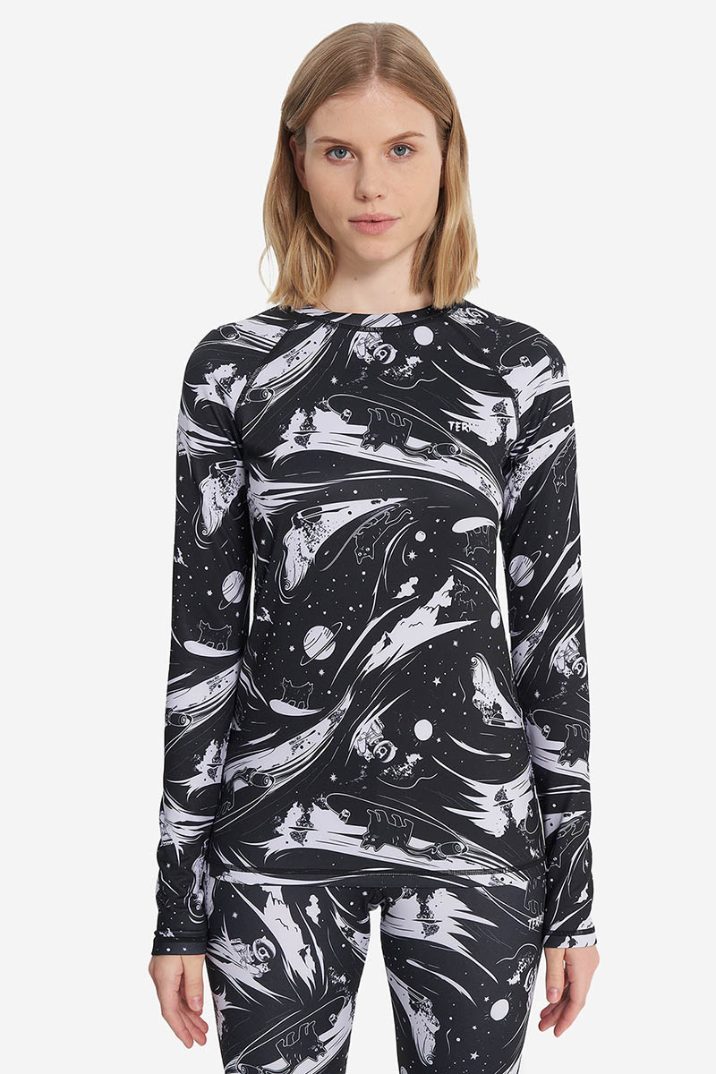 Термобелье Termit с ярким принтом из эластичной ткани облегает фигуру, но не сковывает движения. Источник: sportmaster.ru