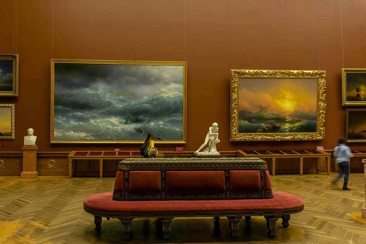 Море на картинах Айвазовского в Русском музее. Источник: Stanislava Yaneva / Shutterstock / FOTODOM