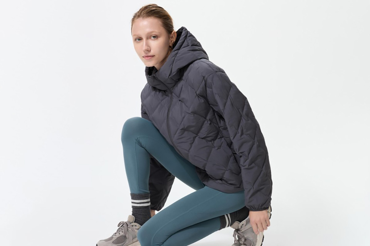 Трудно поверить, но эта легкая и тонкая куртка очень хорошо держит тепло. Источник: fromjapan.kg