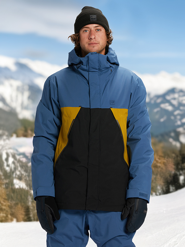 Утепленная мужская куртка с двухслойной водонепроницаемой мембраной SympaTex. Цена: от 13 999 ₽. Источник: sportmaster.ru