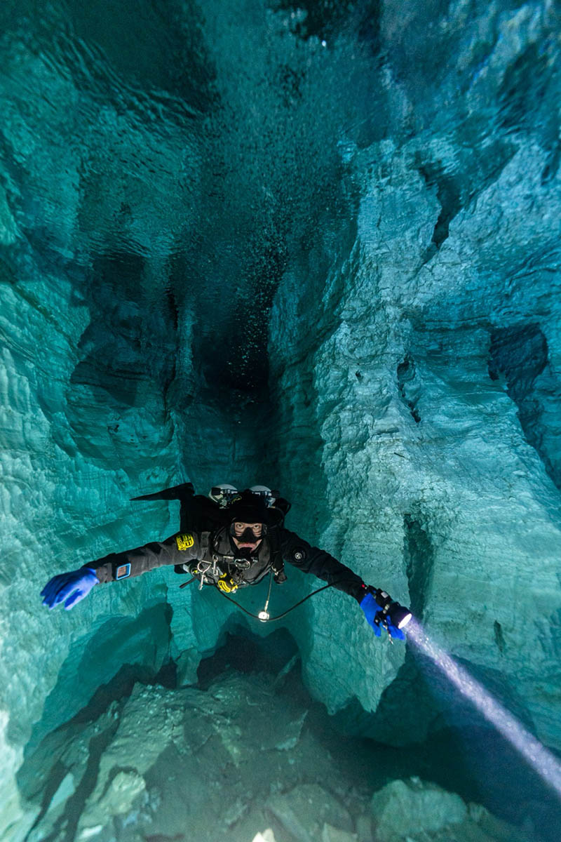 Подводные пещеры красивы и опасны. Источник: личный архив Александра Самосадко