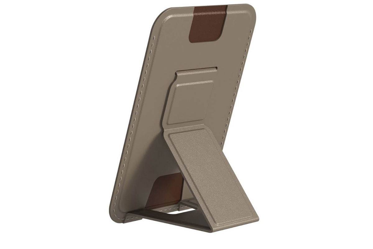 Недорогой подарок тоже может быть интересным и полезным. Вот несколько примеров — перкуссионный массажер, GaN-зарядка, картхолдер-подставка для смартфона. Источник: www.technopark.ru