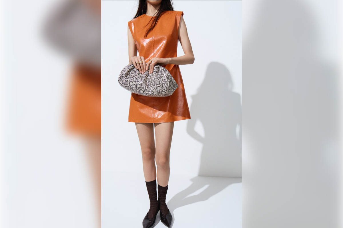 Приталенная мини-безрукавка от Lime. Источник: lime.com