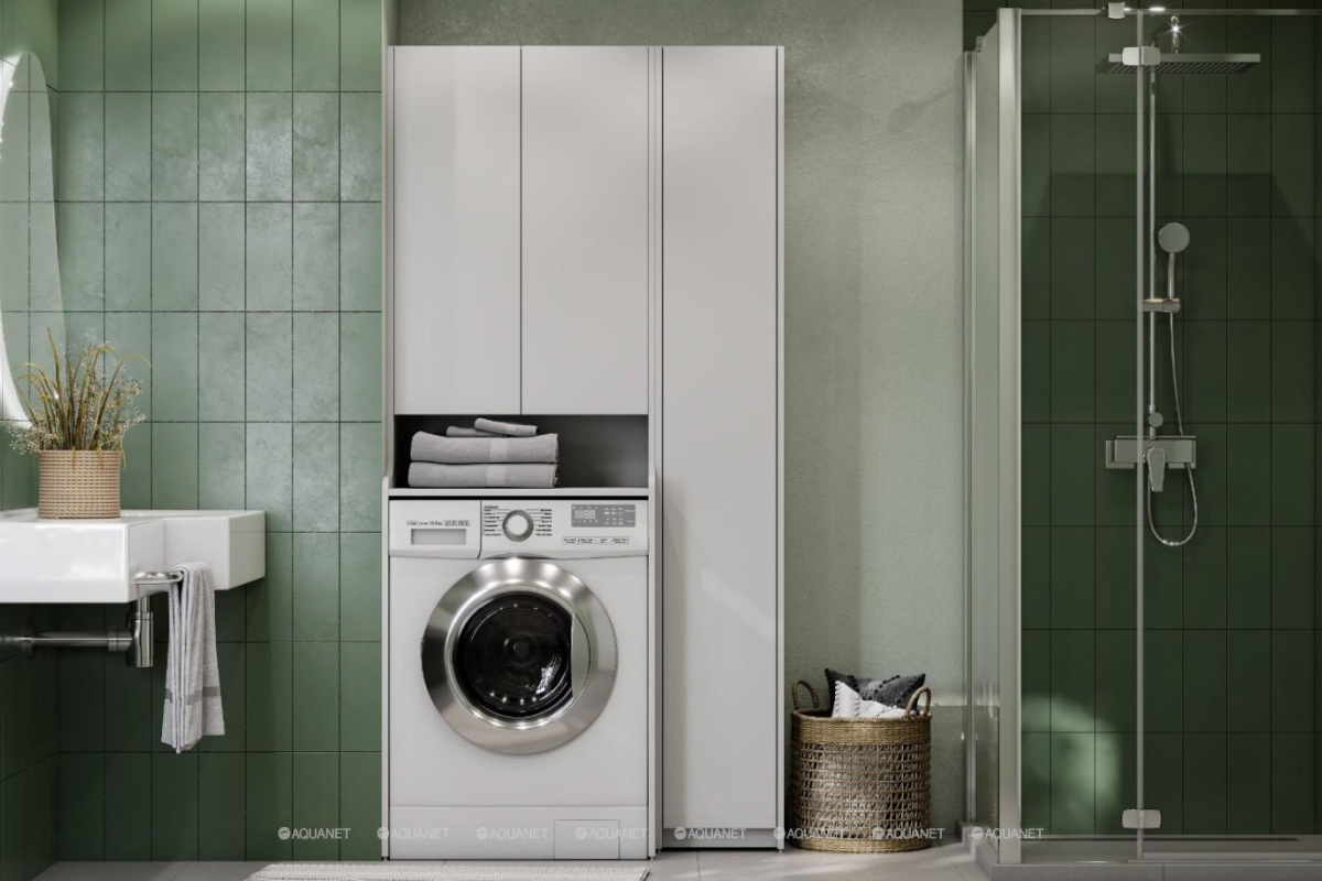 Как правило, полочки в пенале можно регулировать по высоте. Источник: aquanet.ru