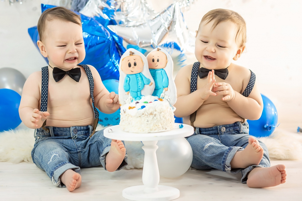 детский день рождения торт близнецы шарики