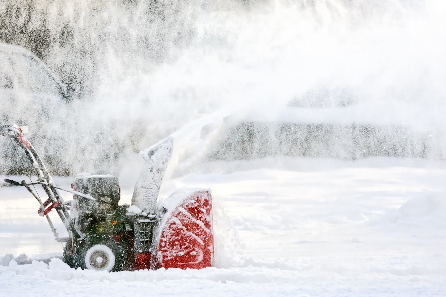 Картинка трактор и снег. Construction scheme of the Snow plow. Snow weather as background for website. Снегоуборщик обороты двигателя