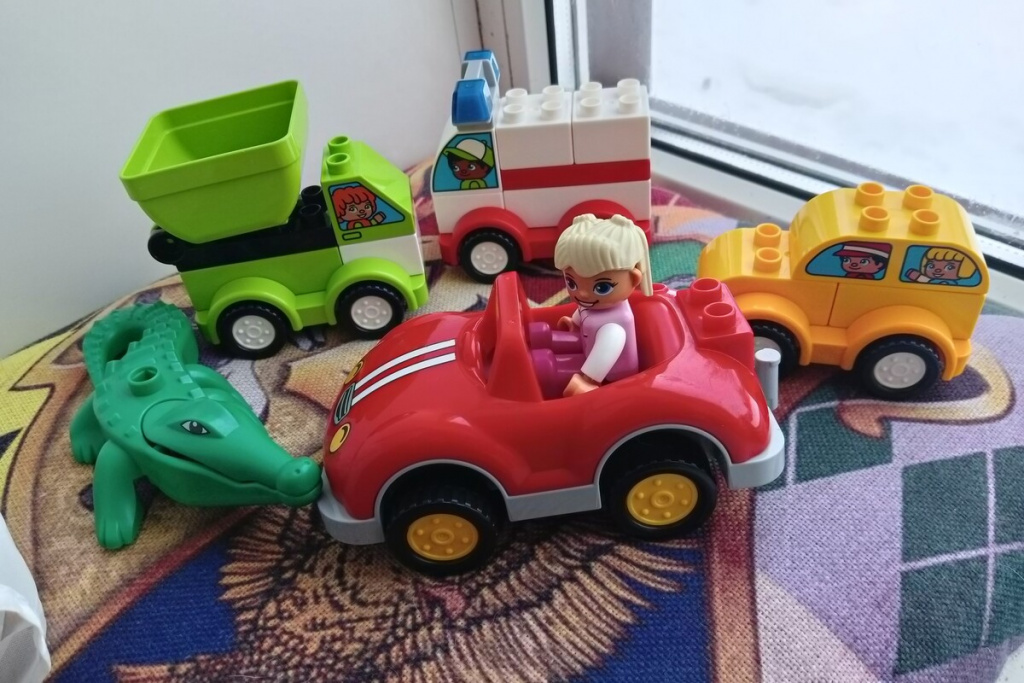 Зонт, сумка, телефон, процессор, левитирующая лампа: что можно купить на AliExpress