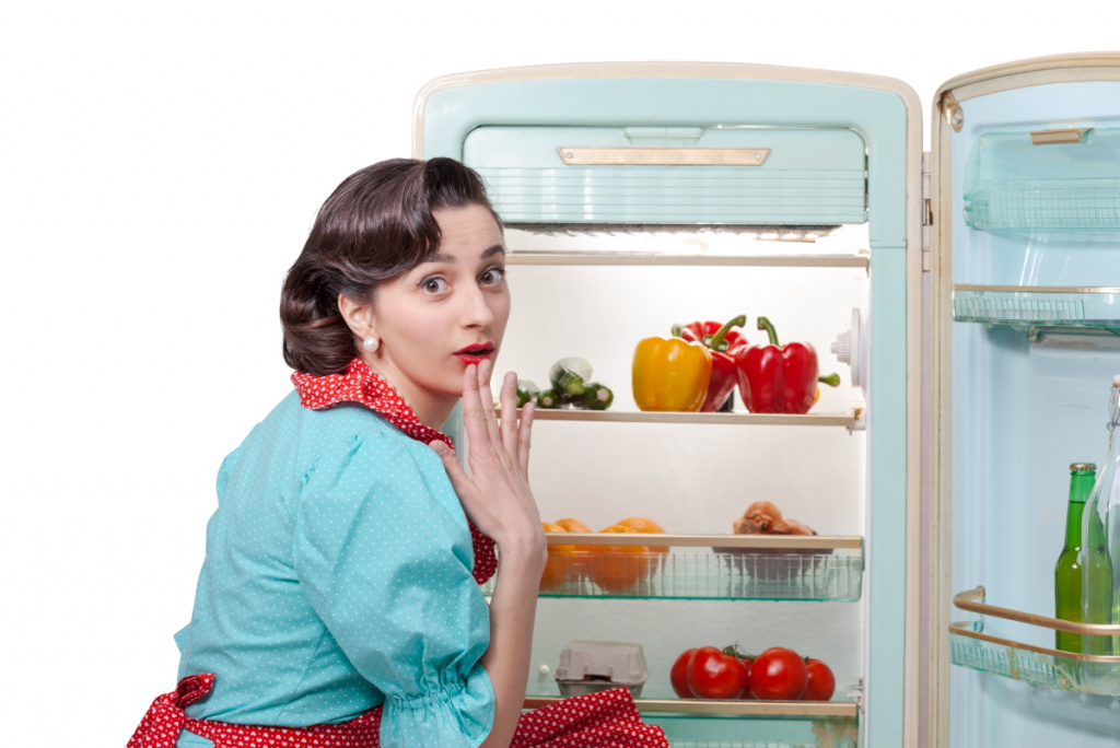 как избавиться от запаха в холодильнике