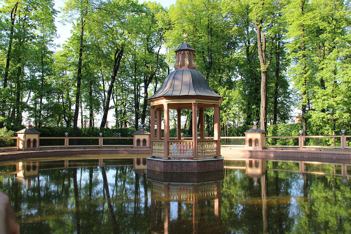летний сад красивое место